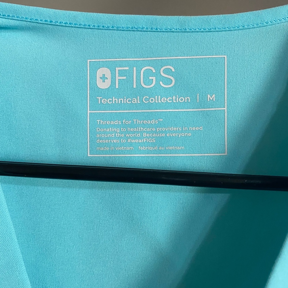 Figs Neon Blue double pocket scrub top